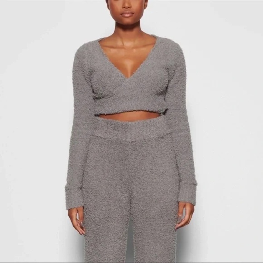 SKIMS Gray Sherpa wrap/jogger set
